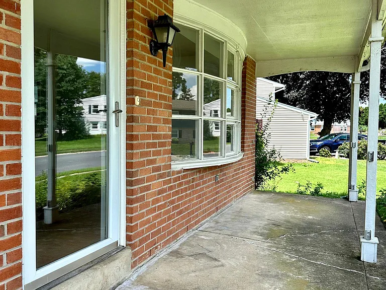 1942 Crooked Oak Dr — Photo 10