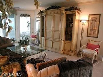2 bed, 2.0 bath, 1700 sqft, $11,700 — Photo 4