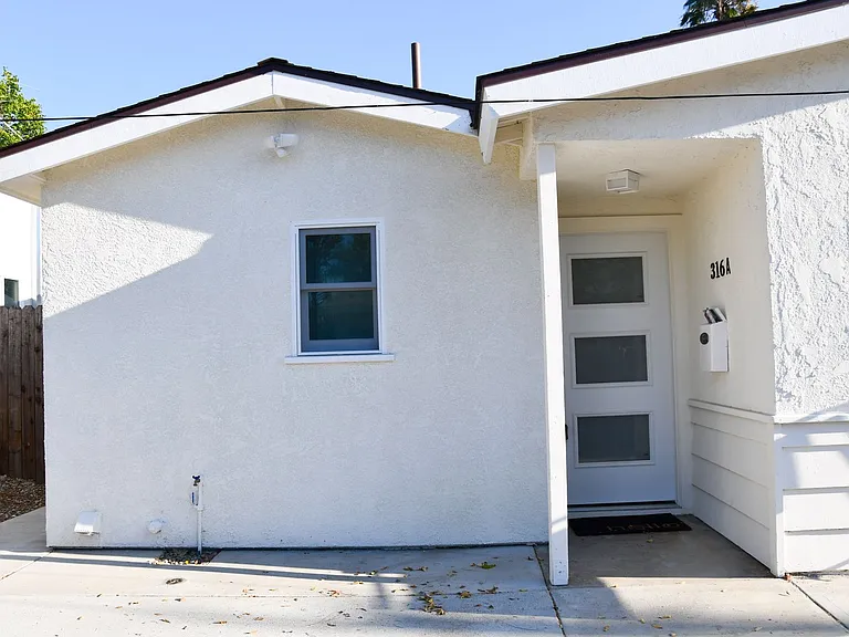 316 N Parker St — Photo 18