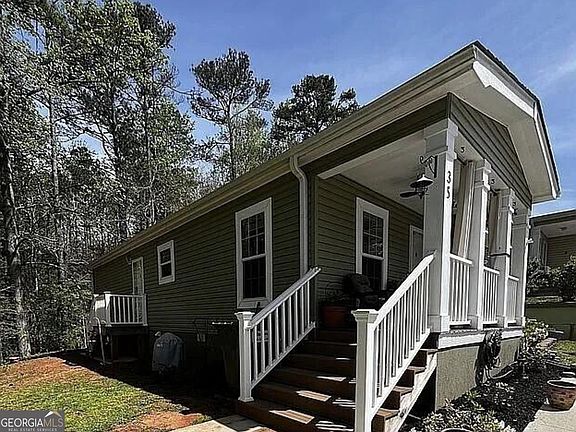 3rd image of 35 Hillandale St