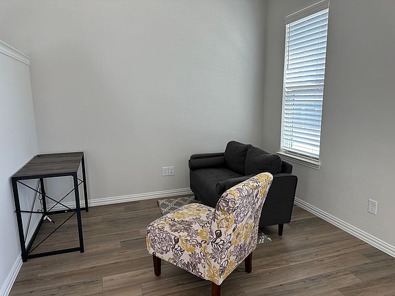 3rd image of 1121 Concan Dr