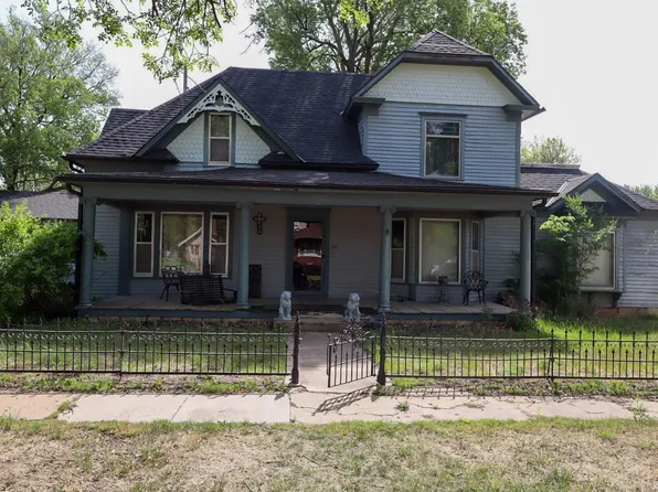 310 East St, Alma, NE 68920