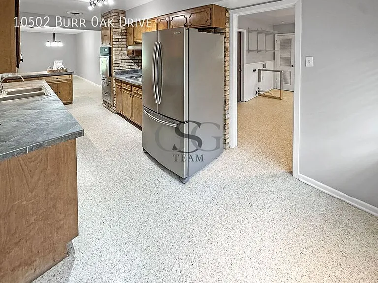 10502 Burr Oak Dr — Photo 5