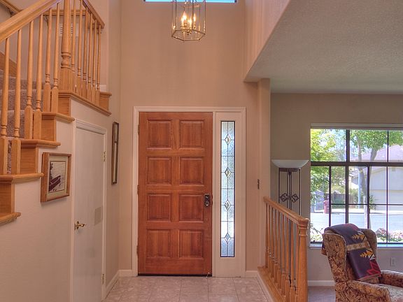 Gorgeous Tile Floors in Foyer