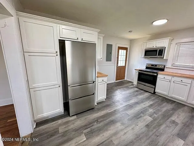 2 bed, 1.0 bath, 1083 sqft, $1,795 — Photo 3