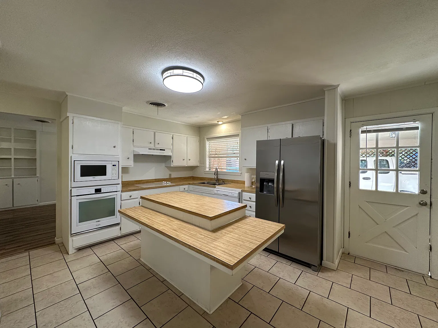 3 bed, 1469 sqft, $2,495 — Photo 2
