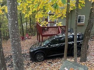 3187 Cherry Ridge Rd, Bushkill, PA 18324