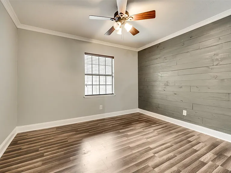 413 Redbud Dr — Photo 19
