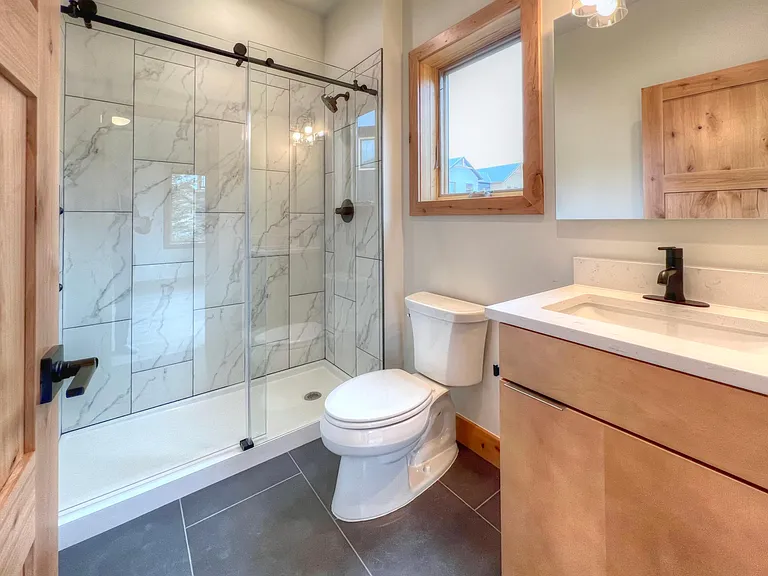 Ensuite primary bathroom