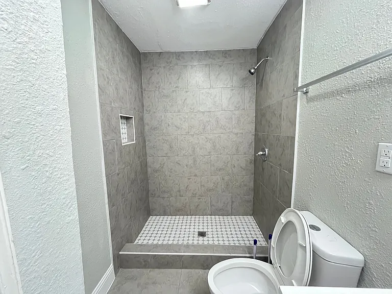 11815 Mohawk Dr #B — Photo 5