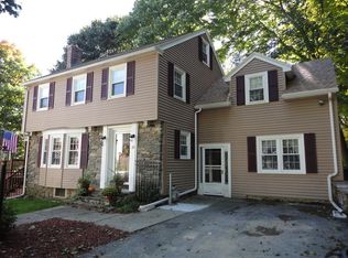 33 Saint Elmo Rd, Worcester, MA 01602