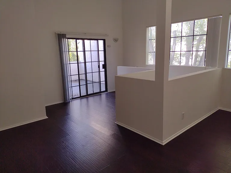 4343 Mammoth Ave #8 — Photo 16