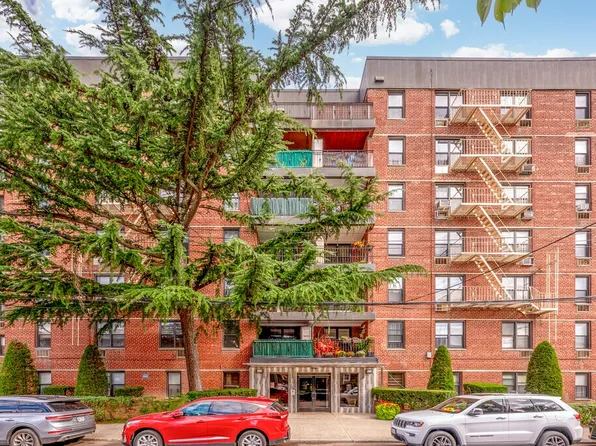 2277 Homecrest Avenue image 1 of 8