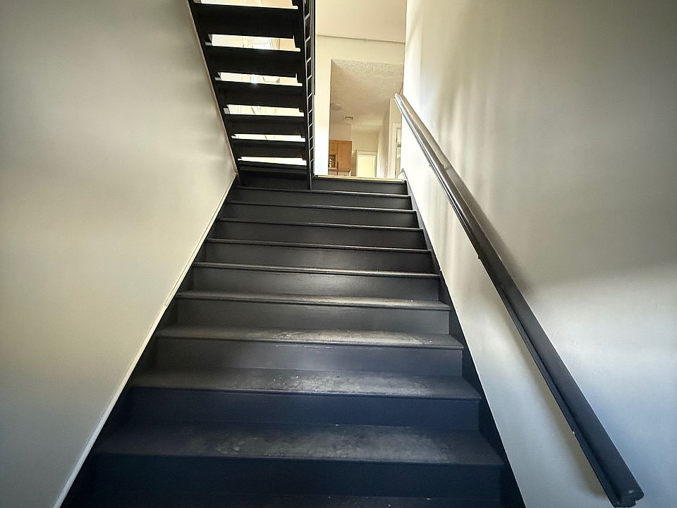 ENTRY STAIRS