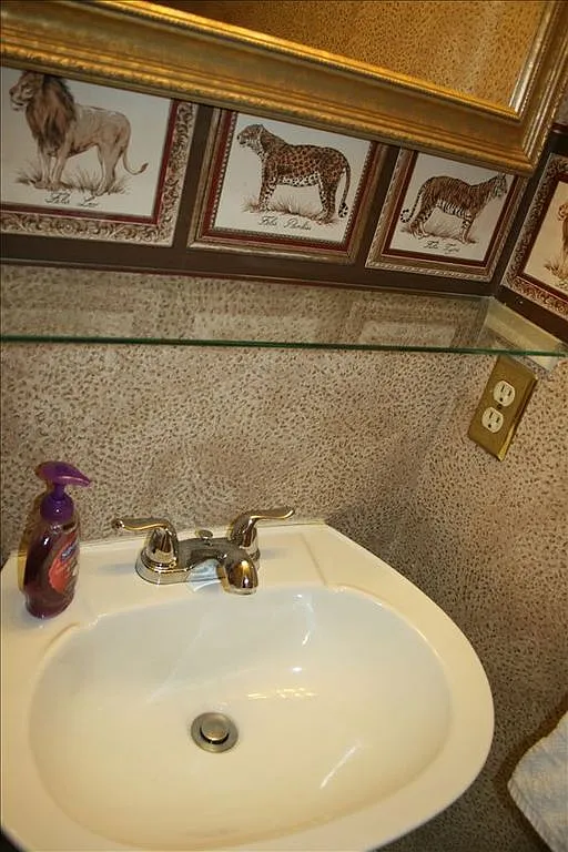 2 bed, 1.5 bath, 1000 sqft, $3,100 — Photo 3