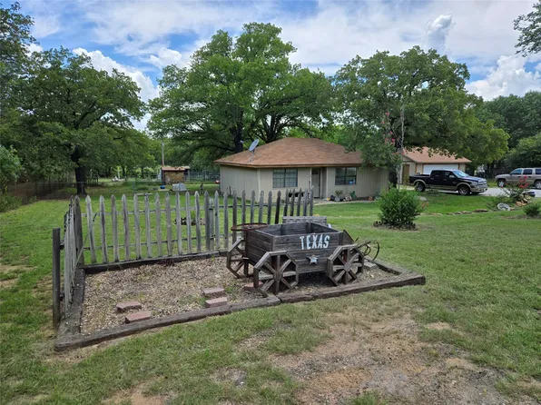 902 County Road 1653, Chico, TX 76431