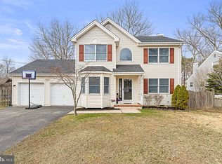 100 Crown Ct, Manahawkin, NJ 08050