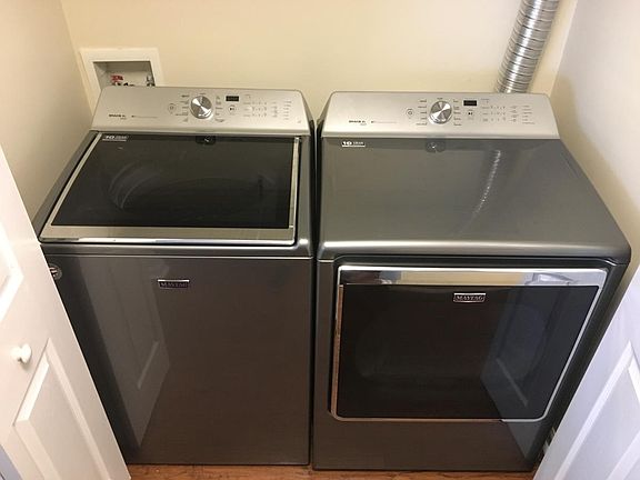 Brand new Maytag Bravos Steam washer/Dryer