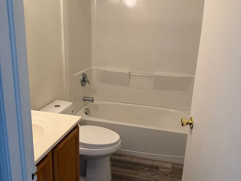 213 S Court St #B — Photo 11