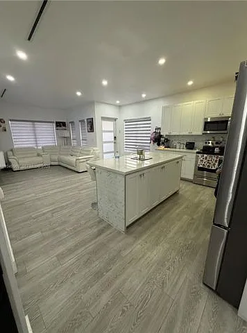 3 bed, 2.0 bath, 1345 sqft, $3,500 — Photo 2