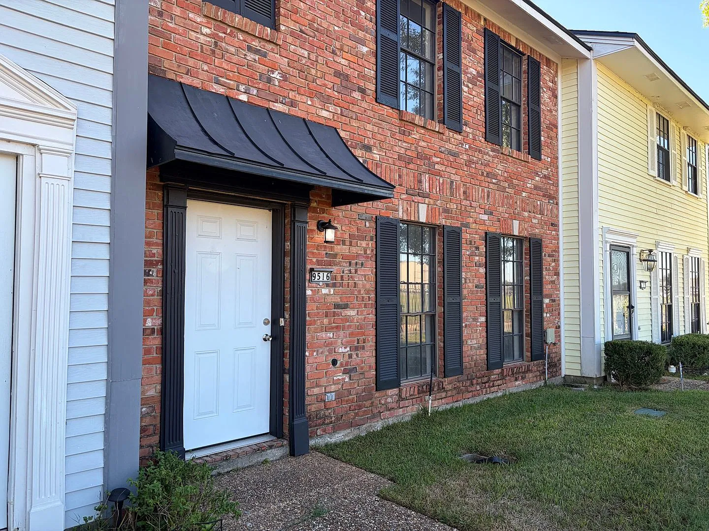 Pepper Tree Townhomes — Photo 1