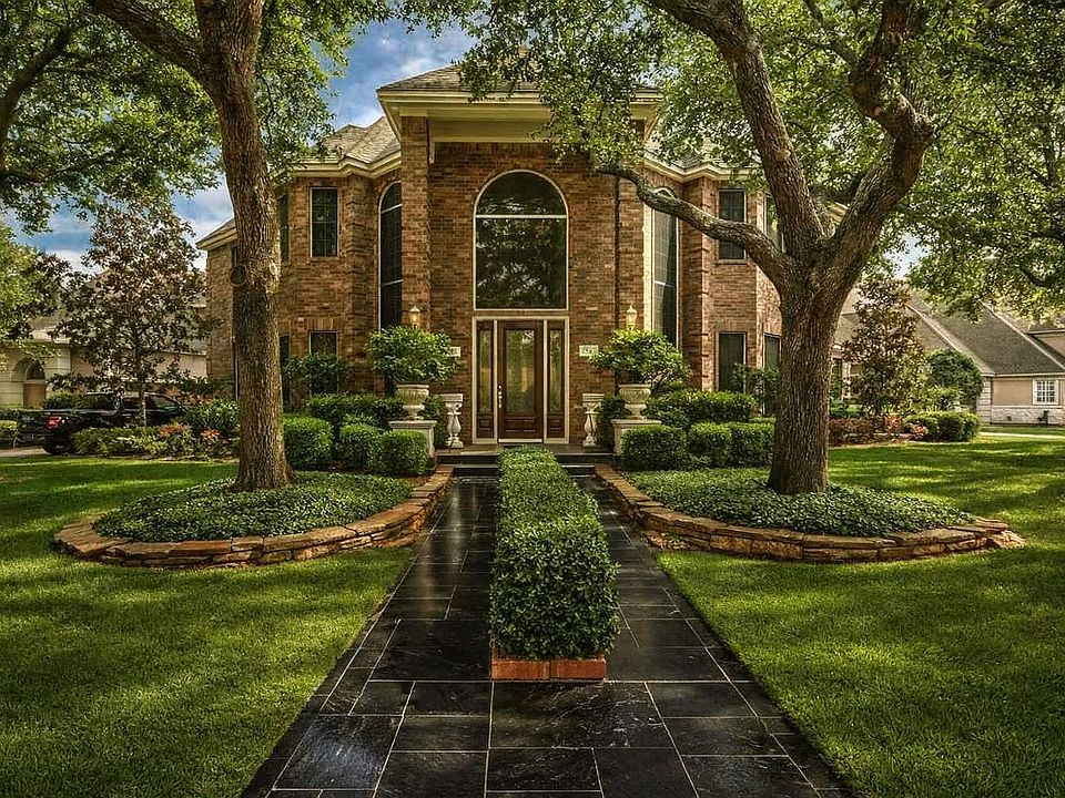 1st image of 24 Stonegate Park Ct