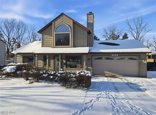9165 Sugarbush Dr, Mentor, OH 44060