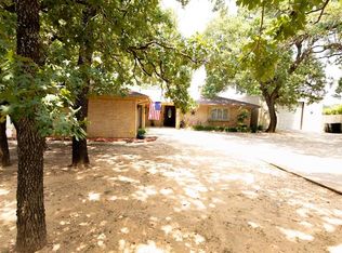 105 Shadowoak Ct, Burleson, TX 76028