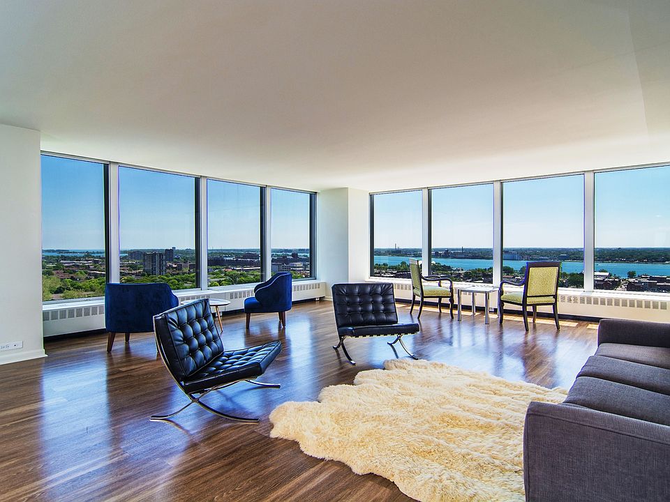 Great Room - three bedroom apartment