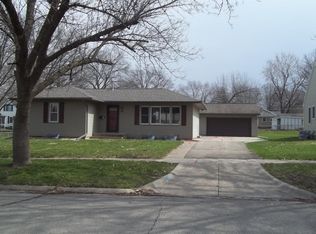 809 N 4th St, Marshalltown, IA 50158