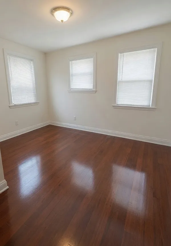 4 bed, 1460 sqft, $4,600 — Photo 1