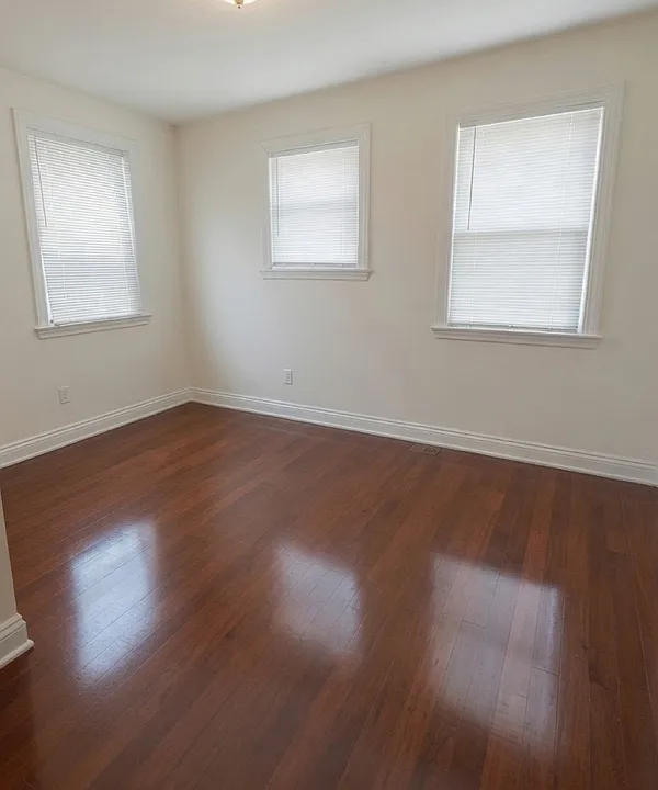 14 Duval St #1