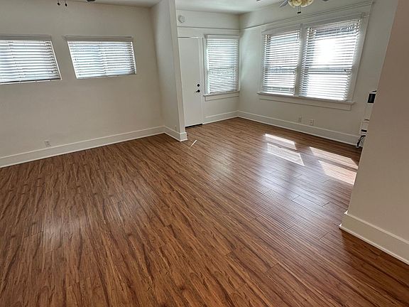 Living area with entrance in upper right