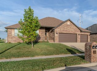 3764 N Huntington Avenue, Springfield, MO 65803