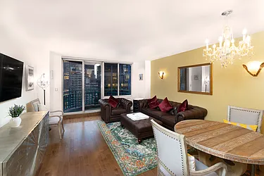 Rented by New York Casas Ltd.