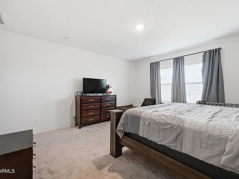 2022 E New Bonnet Ln — Photo 13