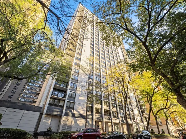 222 E Pearson St APT 1007, Chicago, IL 60611