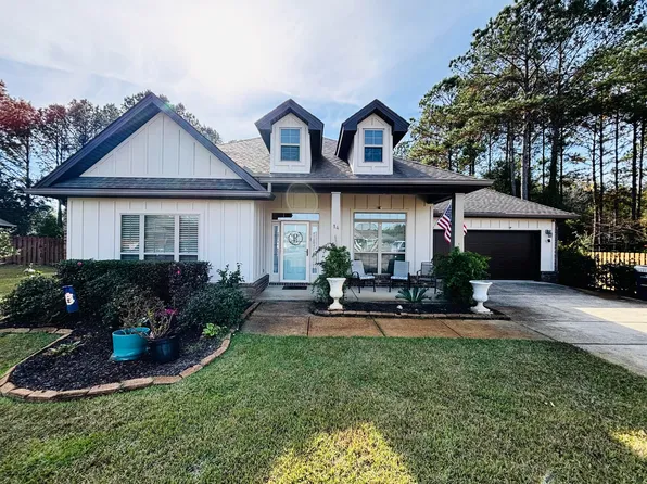 14 Lullaby Ln, Freeport, FL 32439