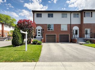 2445 Homelands Dr #18, Mississauga, ON L5K2C6