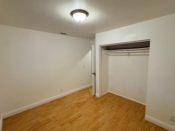 4th image of 562 S Athol Pl