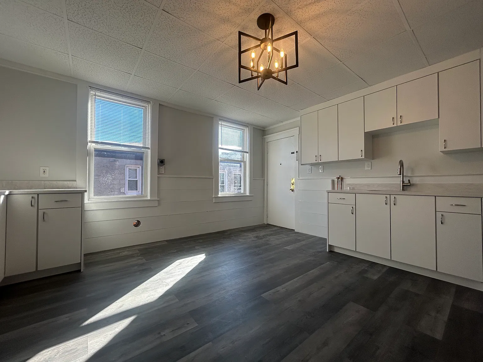 3 bed, 1050 sqft, $2,800 — Photo 4