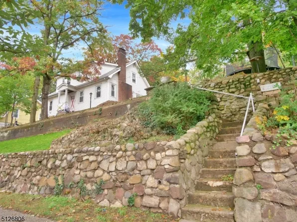 218 Brown Ave Floor 2, Haledon, NJ 07508