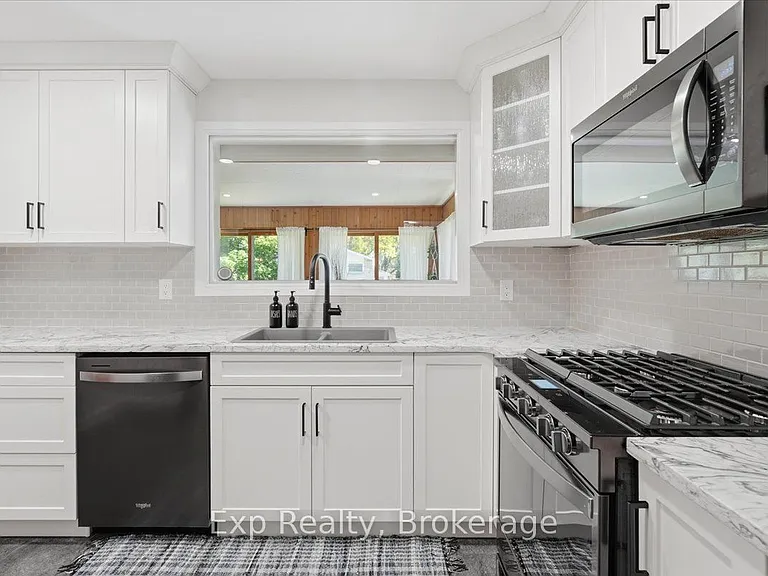 48 Melrose Cres — Photo 13