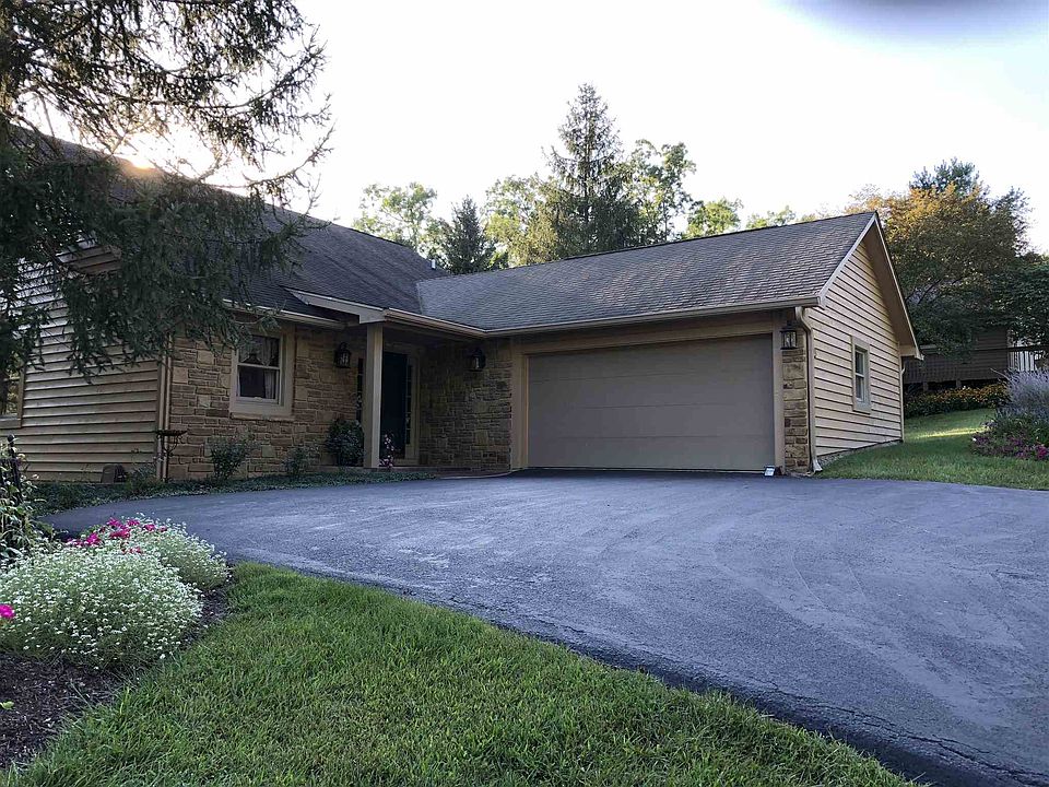 1st image of 40 Pine Hills Dr