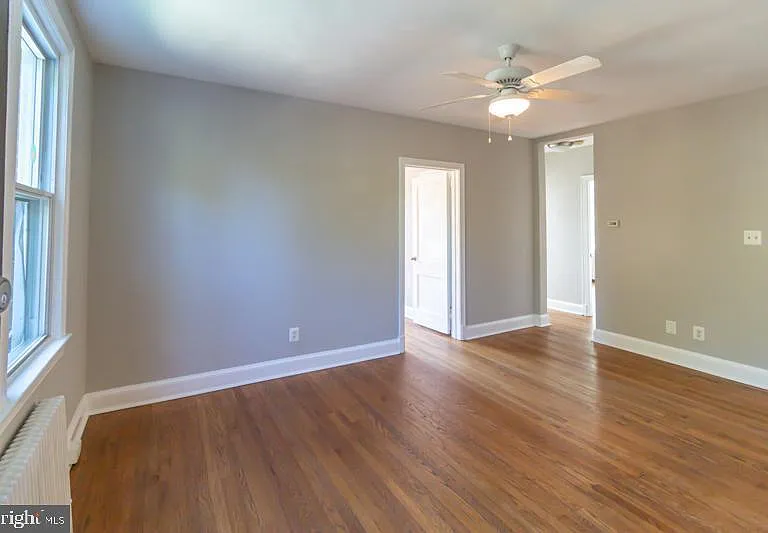 321 Adams St NE — Photo 6
