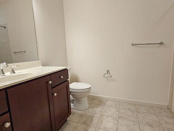 5th image of 305 Canter Ct