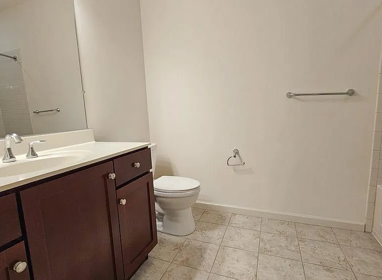 305 Canter Ct — Photo 5