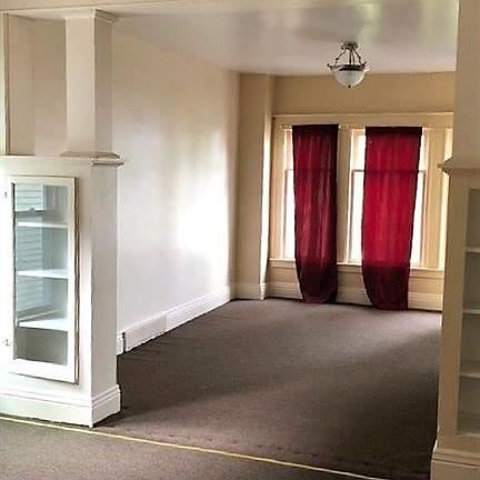 4th image of 681 Northumberland Ave
