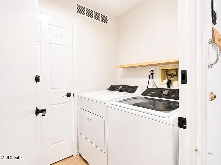 99 Oak Ln — Photo 33