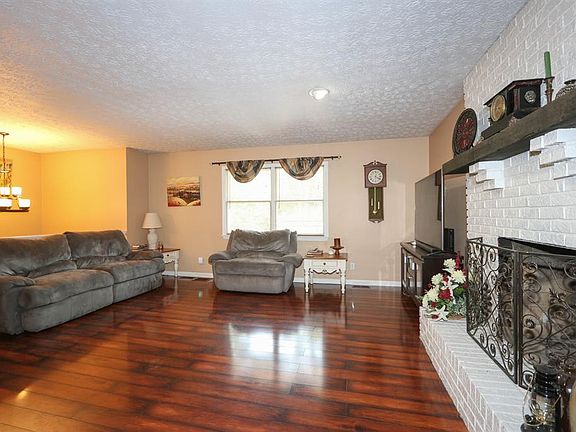 2nd image of 20488 Longview Dr